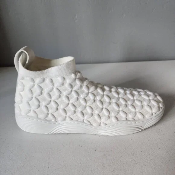 Alaia Knit Sneaker "EUC" - Picture 11 of 16